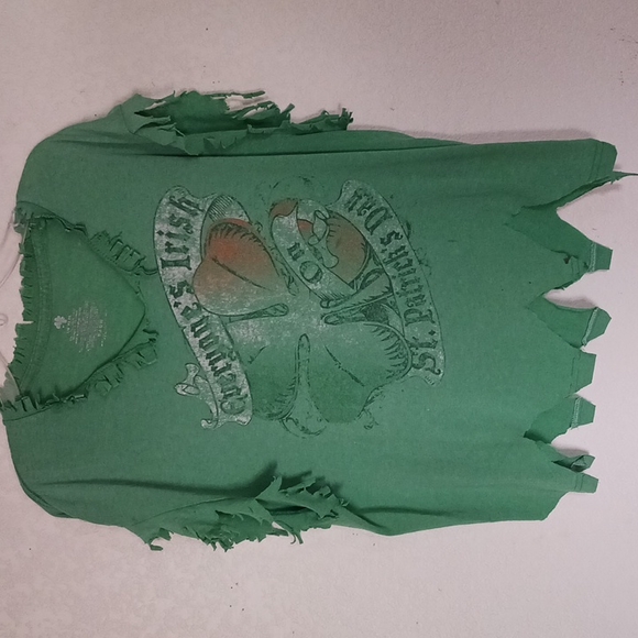 💙Green Saint Patrick's day shirt faded and distressed size large - Picture 10 of 16